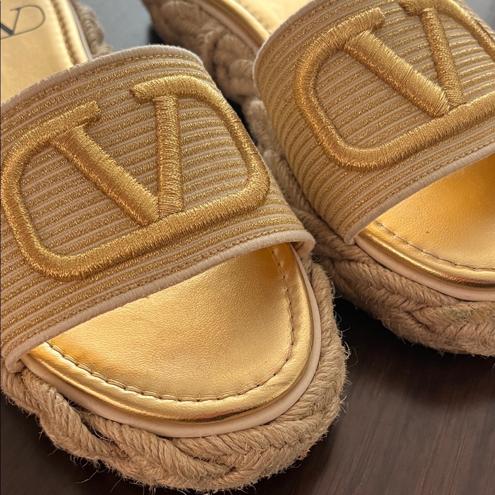 Valentino Garavani VLogo Gold Espadrille Sandals Raffia - Picture 6 of 9